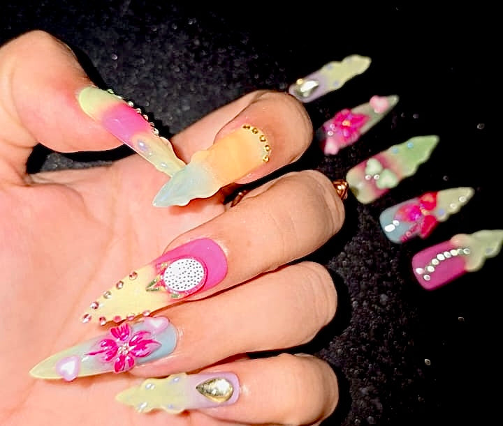 “Tropical Bloom Fantasy” 🌺✨
