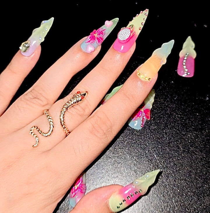 “Tropical Bloom Fantasy” 🌺✨
