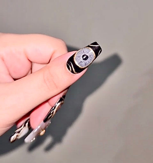 “Eyes of Eternity” 👁️✨